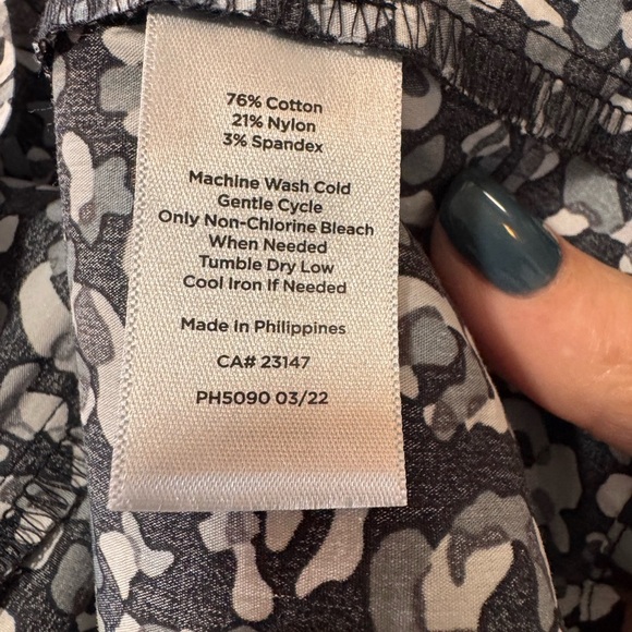 Talbots Black and White Print Blouse with 3/4 length sleeves NWT - Picture 8 of 10